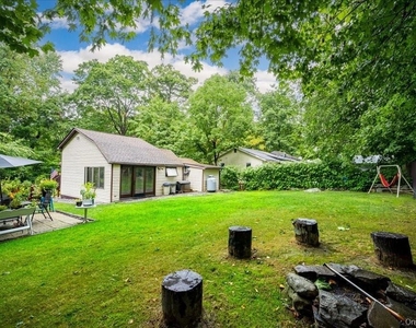 13 Laurel Trail - Photo Thumbnail 16