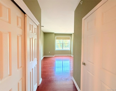 943 Tower Ridge Circle - Photo Thumbnail 8
