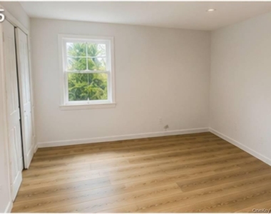 133 Royal Avenue - Photo Thumbnail 9