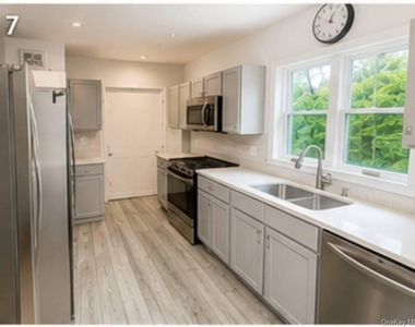 133 Royal Avenue - Photo Thumbnail 6