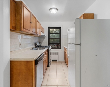 33 William Street - Photo Thumbnail 9