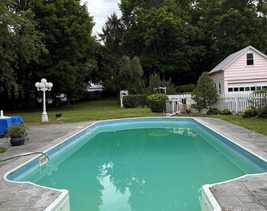 27 Arrandale Avenue - Photo Thumbnail 13