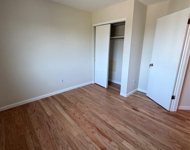 502 Harbor View Court - Photo Thumbnail 10