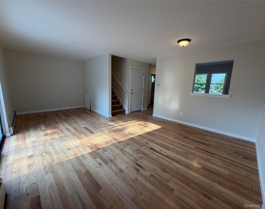 502 Harbor View Court - Photo Thumbnail 6