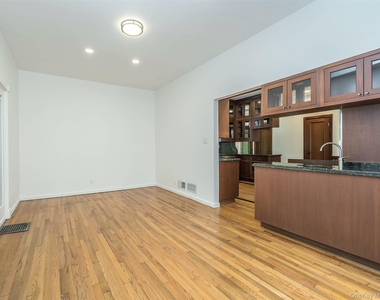 3 West Drive - Photo Thumbnail 13