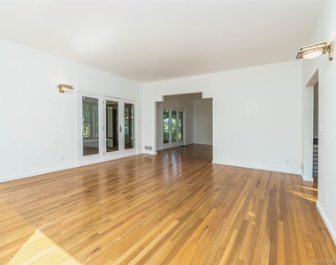 3 West Drive - Photo Thumbnail 8