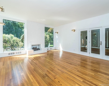 3 West Drive - Photo Thumbnail 6