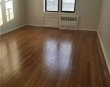 152-72 Melbourne Avenue - Photo Thumbnail 4