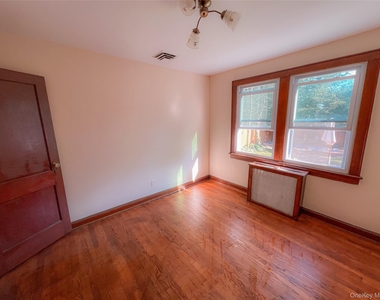 109 L Street - Photo Thumbnail 11