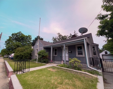 109 L Street - Photo Thumbnail 1