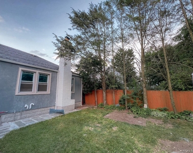 109 L Street - Photo Thumbnail 11