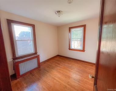 109 L Street - Photo Thumbnail 6