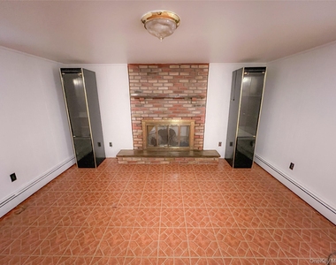 109 L Street - Photo Thumbnail 10