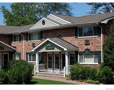725 Greenbriar Drive - Photo Thumbnail 1
