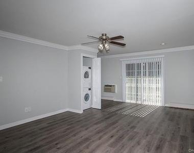 216 Lakeland Avenue - Photo Thumbnail 2
