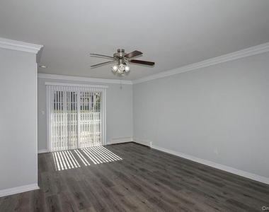 216 Lakeland Avenue - Photo Thumbnail 1