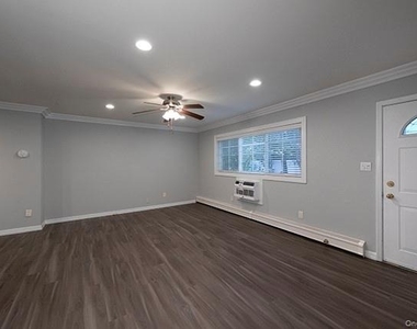 327 Brook Avenue - Photo Thumbnail 2