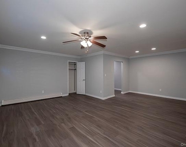 327 Brook Avenue - Photo Thumbnail 3