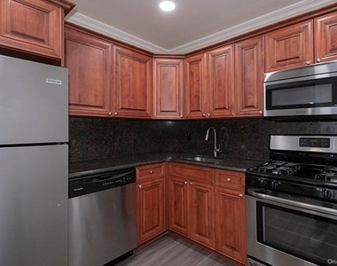 319 Brook Avenue - Photo Thumbnail 1