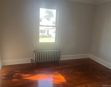 69 Hunt Avenue - Photo Thumbnail 6