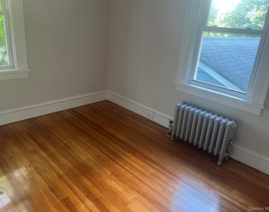 69 Hunt Avenue - Photo Thumbnail 7