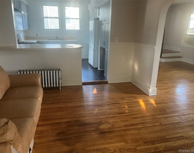 69 Hunt Avenue - Photo Thumbnail 4