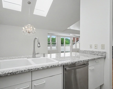 333 North State Road - Photo Thumbnail 3