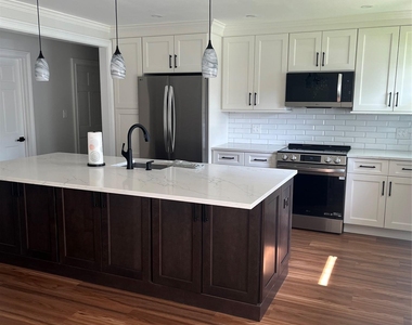 318 Woodbridge Drive - Photo Thumbnail 1