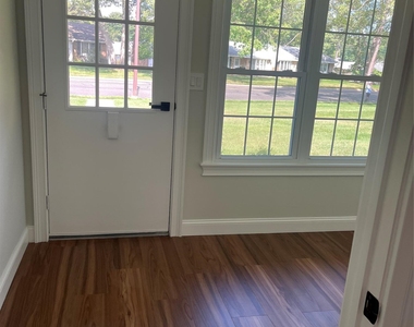 318 Woodbridge Drive - Photo Thumbnail 14