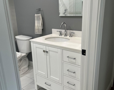 318 Woodbridge Drive - Photo Thumbnail 5
