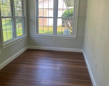 318 Woodbridge Drive - Photo Thumbnail 15
