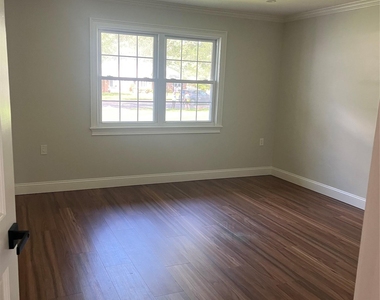 318 Woodbridge Drive - Photo Thumbnail 10