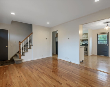 12 Prince Street - Photo Thumbnail 2