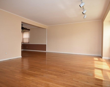 267 Haypath Road - Photo Thumbnail 18