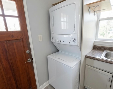 31 Spring St, #1 - Photo Thumbnail 10