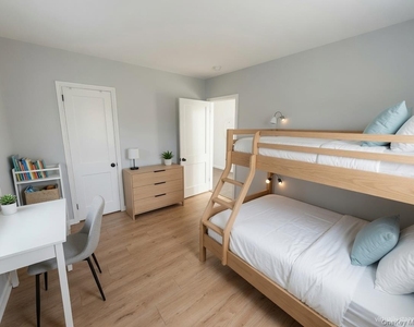 31 Spring St, #1 - Photo Thumbnail 5