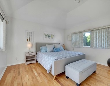 2 Meadowwood Lane - Photo Thumbnail 16