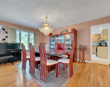 2 Meadowwood Lane - Photo Thumbnail 8