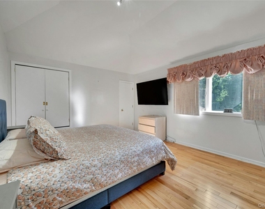 2 Meadowwood Lane - Photo Thumbnail 17