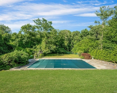 2 Meadowwood Lane - Photo Thumbnail 25