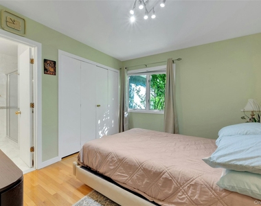 2 Meadowwood Lane - Photo Thumbnail 21