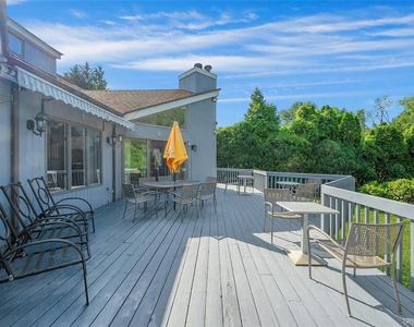 2 Meadowwood Lane - Photo Thumbnail 24
