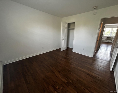 216 Kensington Lane - Photo Thumbnail 9