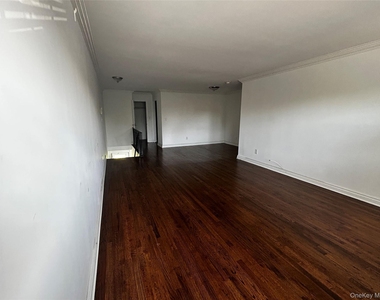 216 Kensington Lane - Photo Thumbnail 7