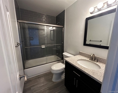 216 Kensington Lane - Photo Thumbnail 10