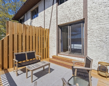 194 Jersey Avenue - Photo Thumbnail 9