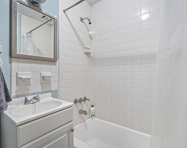 194 Jersey Avenue - Photo Thumbnail 8