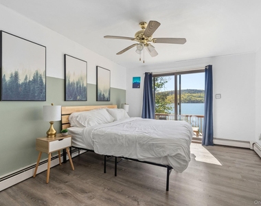 194 Jersey Avenue - Photo Thumbnail 5