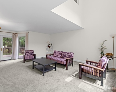 130 Sayre Drive - Photo Thumbnail 7