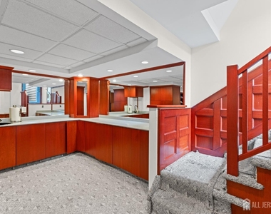 130 Sayre Drive - Photo Thumbnail 20